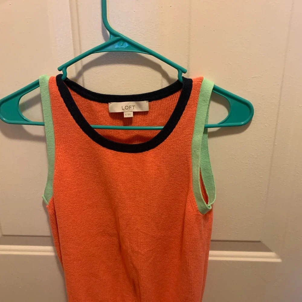 Tops - Picture 2 of 3